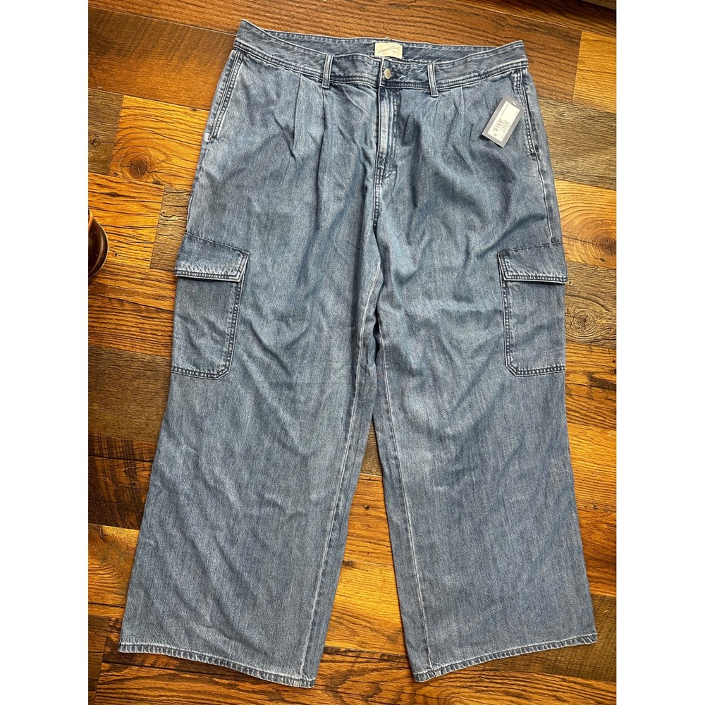 Universal Thread Womens Plus Size 22 Wide Leg Cargo Jeans Pleated Denim Blue